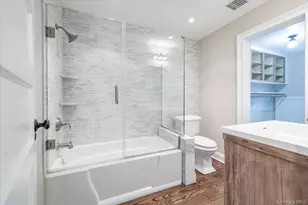 42 Woodland Ave, Rockville Centre, NY 11570 - Photo 10