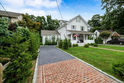 42 Woodland Avenue #Upper, Rockville Centre, NY 11570 - Photo 1
