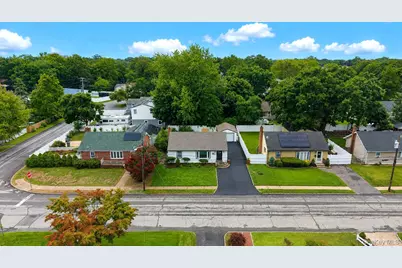 116 E Booker Avenue, Wyandanch, NY 11798 - Photo 2