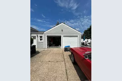 76 Idaho Street, Lindenhurst, NY 11757 - Photo 2
