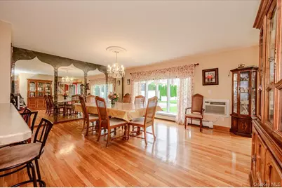 694 Pease Lane, West Islip, NY 11795 - Photo 10