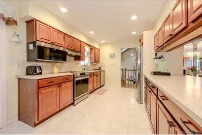 694 Pease Lane, West Islip, NY 11795 - Photo 14