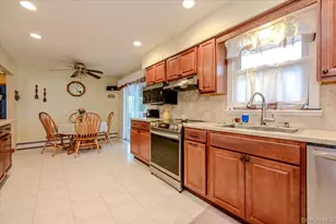 694 Pease Ln, West Islip, NY 11795 - Photo 16