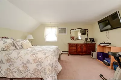 694 Pease Lane, West Islip, NY 11795 - Photo 18