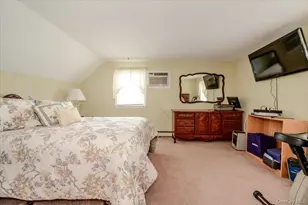 694 Pease Ln, West Islip, NY 11795 - Photo 18