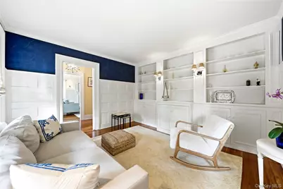 129 Bayview Avenue, Amityville, NY 11701 - Photo 10