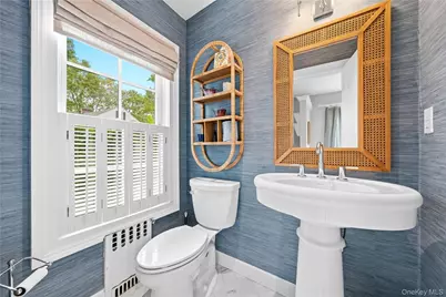 129 Bayview Avenue, Amityville, NY 11701 - Photo 16