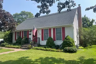 363 3rd Ave, Bayport, NY 11705 - Photo 2
