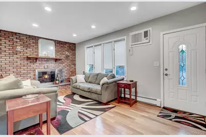 61 Gridley Street, West Islip, NY 11795 - Photo 18