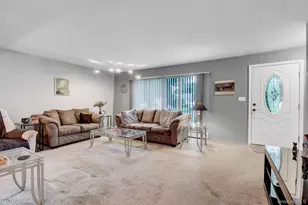 61 Gridley St, West Islip, NY 11795 - Photo 16