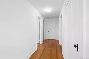 208A Wheatley Rd, Old Westbury, NY 11568 - Photo 20
