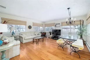 36 Wellsboro Rd, Valley Stream, NY 11580 - Photo 10
