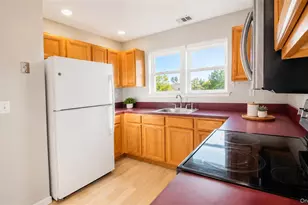 53 Village Cir E, Manorville, NY 11949 - Photo 4