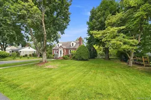 332 Kelly St, Hawthorne, NY 10532 - Photo 2