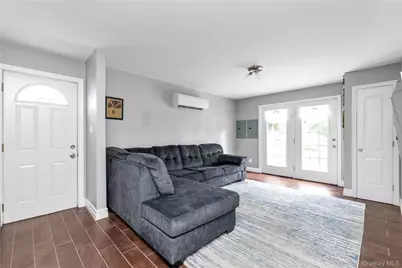 647 Jarvis Avenue, Far Rockaway, NY 11691 - Photo 22