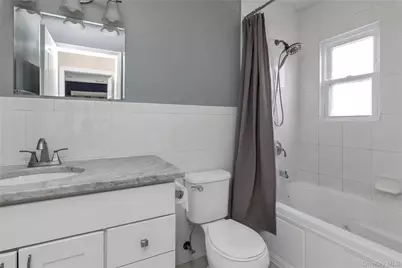 647 Jarvis Avenue, Far Rockaway, NY 11691 - Photo 14