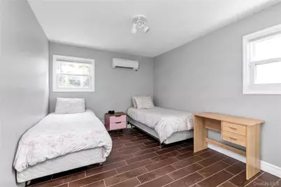 647 Jarvis Avenue, Far Rockaway, NY 11691 - Photo 24