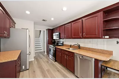 215 Fairfield Drive E, Holbrook, NY 11741 - Photo 8