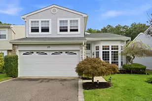 215 Fairfield Dr E, Holbrook, NY 11741 - Photo 2