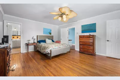 3 Demott Avenue, Rockville Centre, NY 11570 - Photo 26