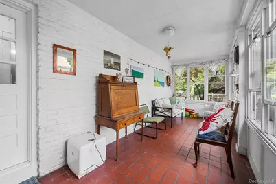 3 Demott Avenue, Rockville Centre, NY 11570 - Photo 32