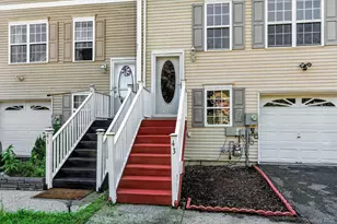 43 Mayer Dr, Middletown, NY 10940 - Photo 2