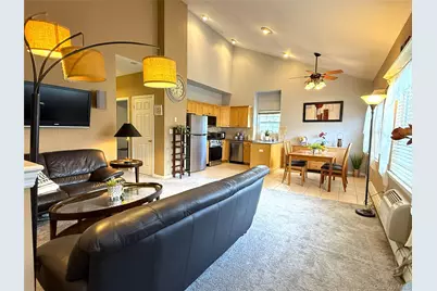 197 Fulton Street #20, Farmingdale, NY 11735 - Photo 4