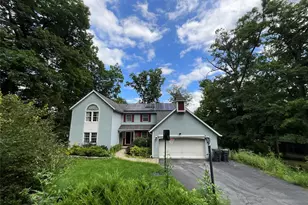 22 Dogwood Dr, Central Valley, NY 10917 - Photo 2