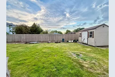89 Bruce Avenue, Hicksville, NY 11801 - Photo 24