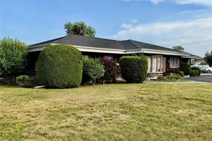 89 Bruce Ave, Hicksville, NY 11801 - Photo 2