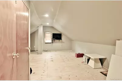 201 Bennett Avenue, Yonkers, NY 10701 - Photo 14