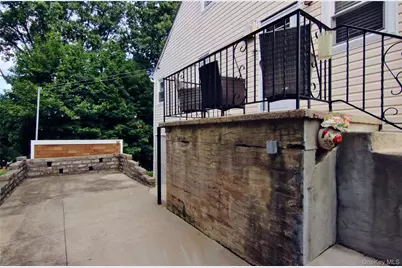 201 Bennett Avenue, Yonkers, NY 10701 - Photo 26