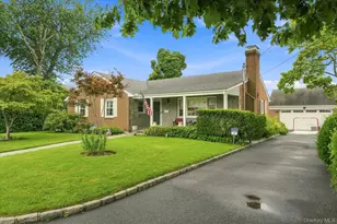 8 Anthony Marangiello St, Glen Cove, NY 11542 - Photo 2