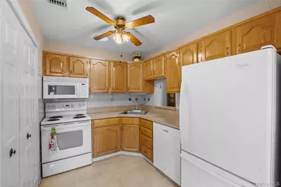 118 Knolls Drive, Stony Brook, NY 11790 - Photo 16