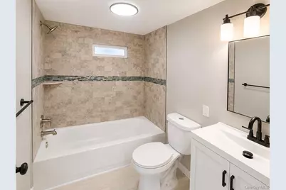 16 Jennifer Court, Poughkeepsie, NY 12601 - Photo 8