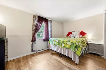 211 Hampton Avenue, Mastic, NY 11950 - Photo 18