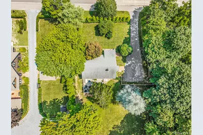 353 S Country Road, Brookhaven, NY 11719 - Photo 46