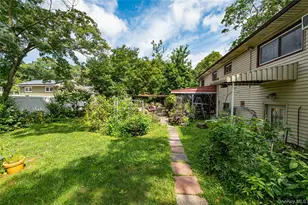 40 Rockland Ave, West Babylon, NY 11704 - Photo 22
