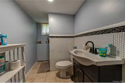 40 Rockland Avenue, West Babylon, NY 11704 - Photo 18