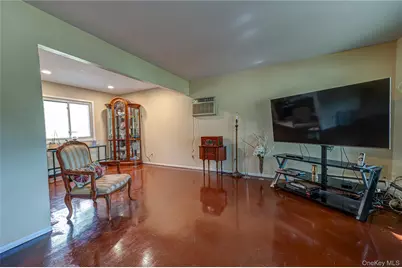 40 Rockland Avenue, West Babylon, NY 11704 - Photo 6