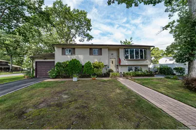 40 Rockland Avenue, West Babylon, NY 11704 - Photo 1