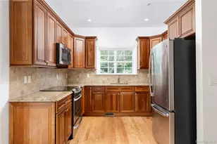 7 Pond Cir, Mount Sinai, NY 11766 - Photo 10