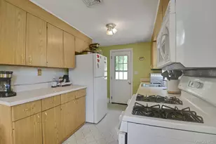 24 Doyle Dr, Wappingers Falls, NY 12590 - Photo 6