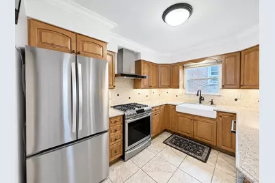 40 Edgewood Road First Floor Unit#1, Port Washington, NY 11050 - Photo 4