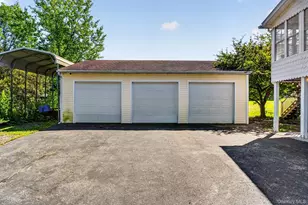 35 Hillside Dr, Marlboro, NY 12542 - Photo 36