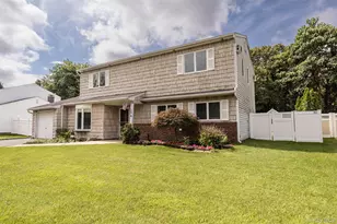 24 Gainsborough Rd, Holbrook, NY 11741 - Photo 2
