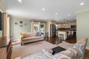 23 Cambridge Ave, Bethpage, NY 11714 - Photo 8