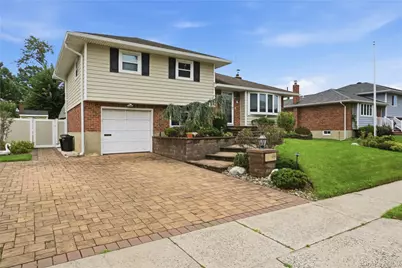 14 Oak Drive, Plainview, NY 11803 - Photo 2
