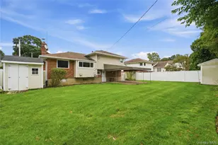 14 Oak Dr, Plainview, NY 11803 - Photo 32