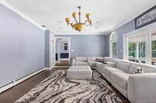 1 Whispering Ct, Dix Hills, NY 11746 - Photo 12